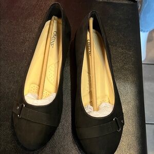OMINE Women's Black Flats